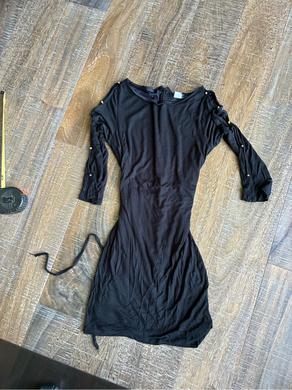 VENUS Black Long-Sleeve Midi Dress with Button-Trim Sleeves